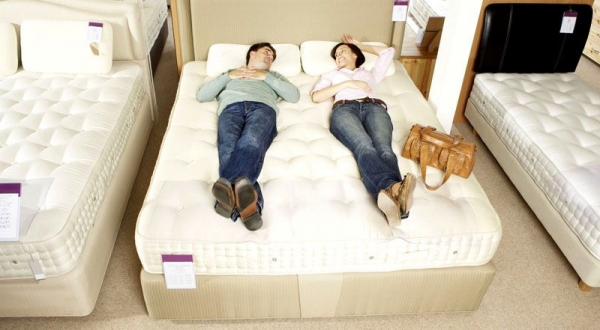 Как выбрать матрас для двуспальной кровати, чтобы сон был крепким и здоровым